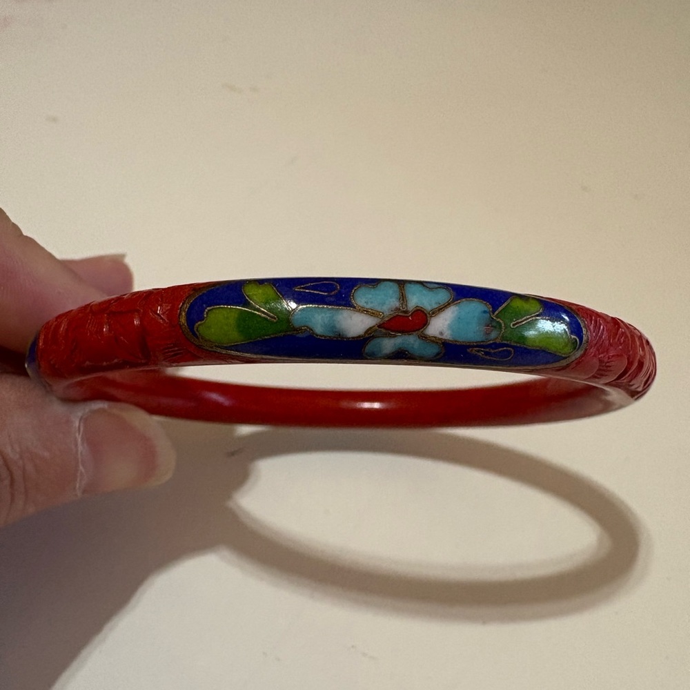 VTG Chinese Carved Cinnabar Red Lacquer Blue Cloisonne Flower Bangle Bracelet